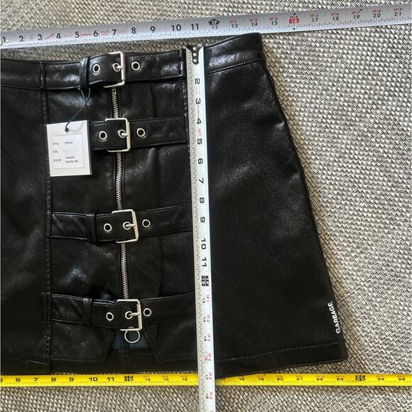 MARTI GOLDSCHMIED GARAGE NWT Sophie Buckle Liquid Leather Textured Mini Skirt L - Picture 5 of 5